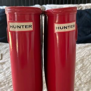 Red hunter high top rain boots!